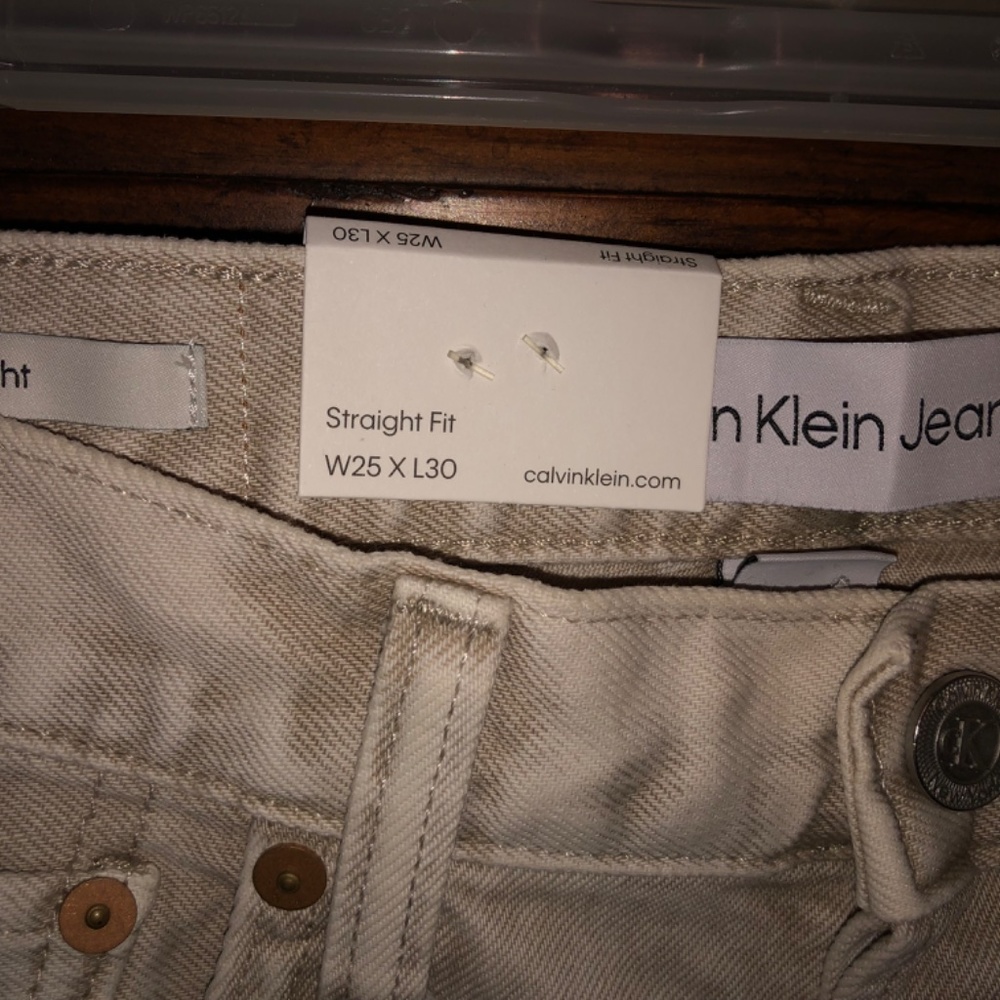 NWT Calvin Klein light wash jeans - Picture 4 of 9